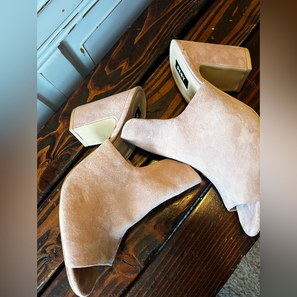 DKNY Hester suede peep-toe block heel mules women’s size 10 pale pink